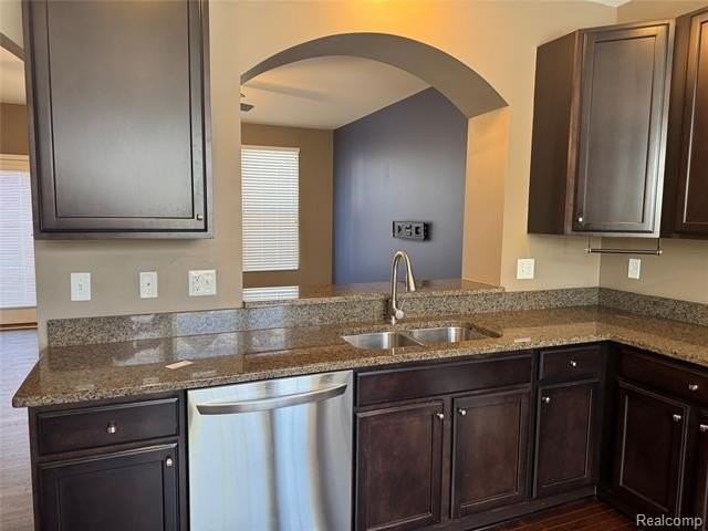 28024 Hopkins Dr - Photo 6 of 27