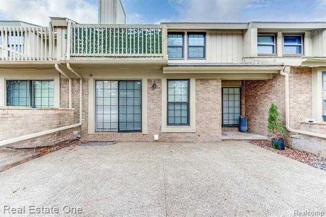 1631 S Hill Blvd - Photo 5 of 50