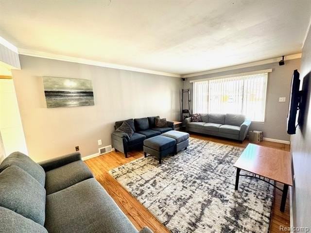 13036 Whitfield Dr - Photo 4 of 32