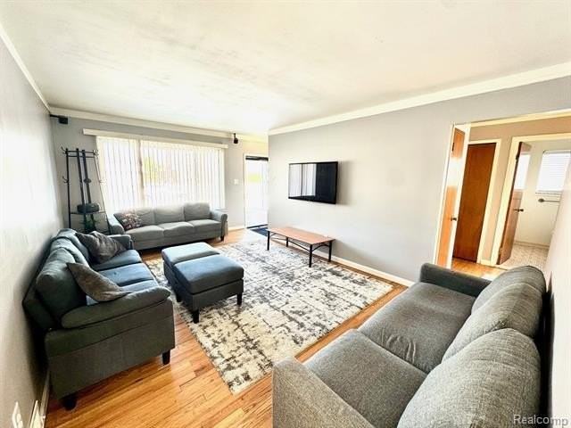 13036 Whitfield Dr - Photo 5 of 32