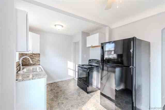 8126 Standard - Photo 5 of 16