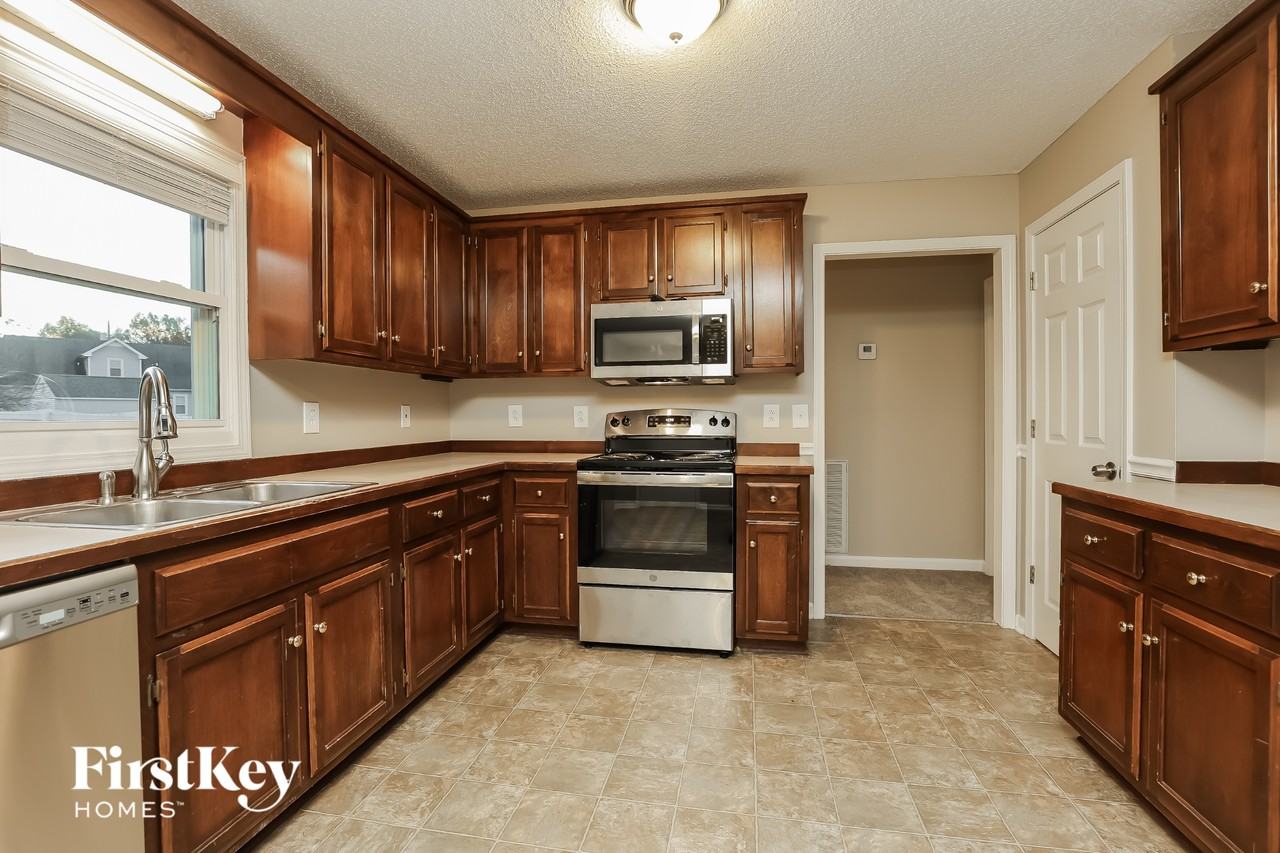 161 Shady Maple Dr - Photo 5 of 15