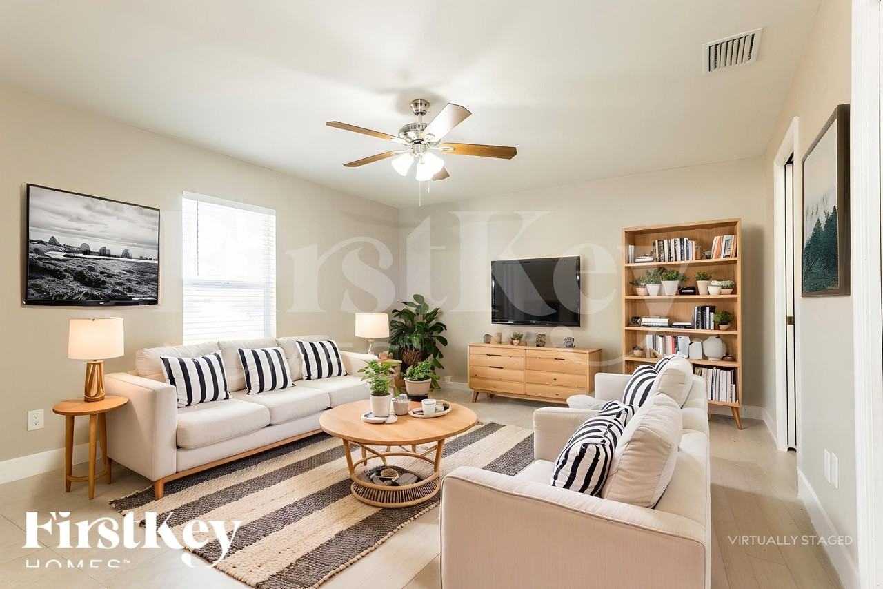 2031 Ne 9th Pl - Photo 5 of 19