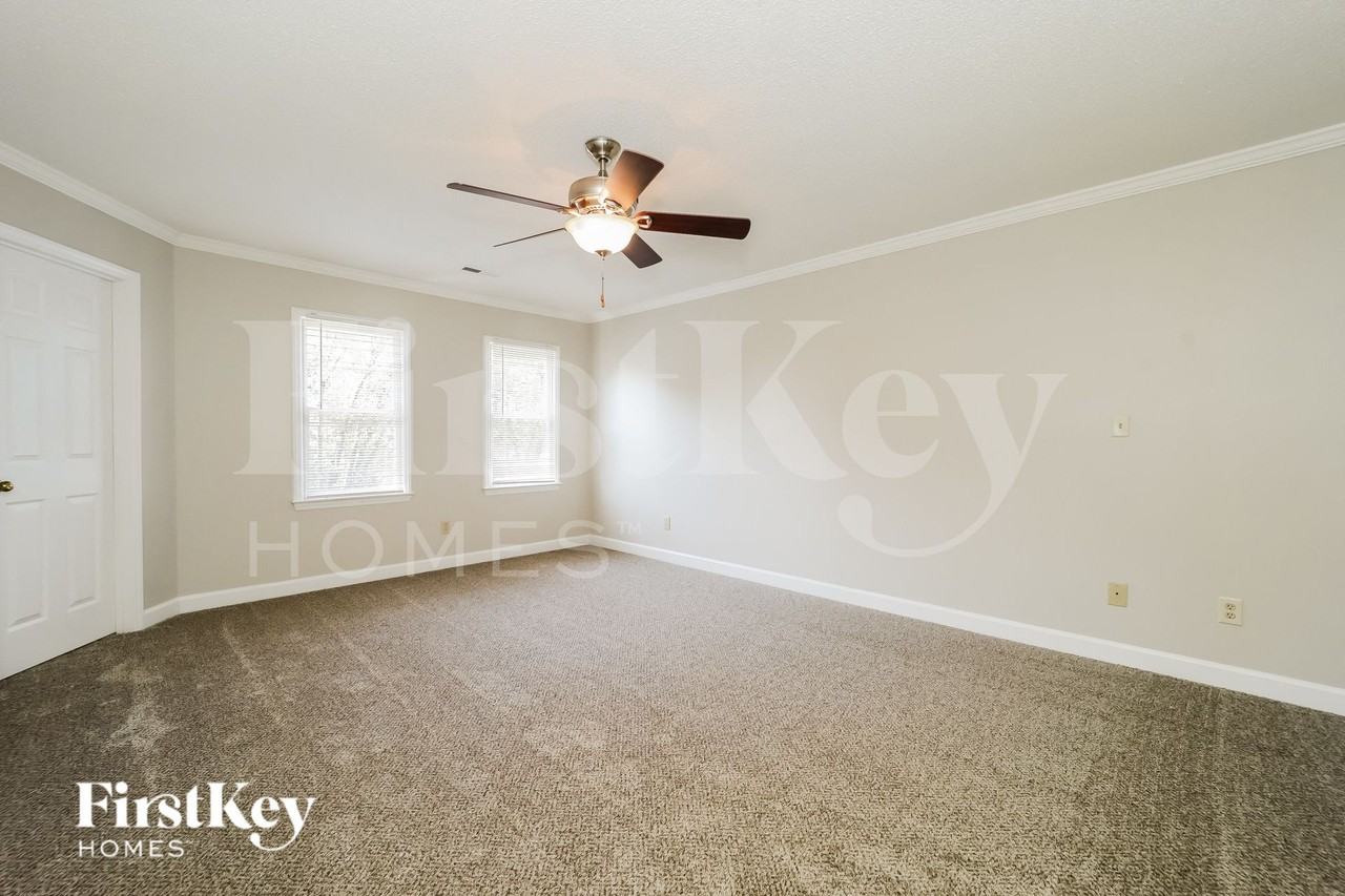 3125 Glenshire Dr - Photo 7 of 15