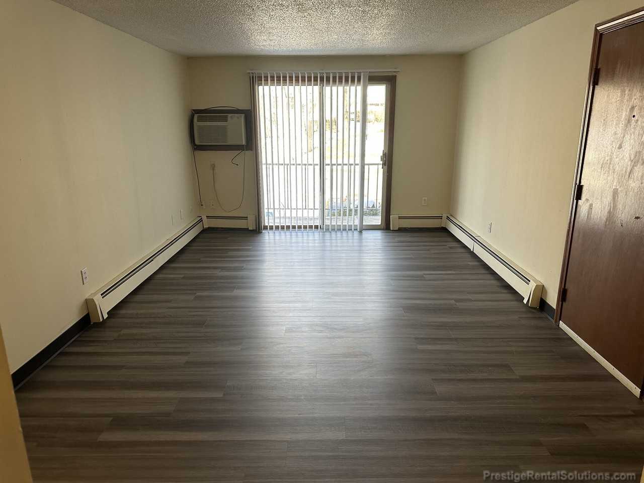 Manchester St #7 - Photo 3 of 15