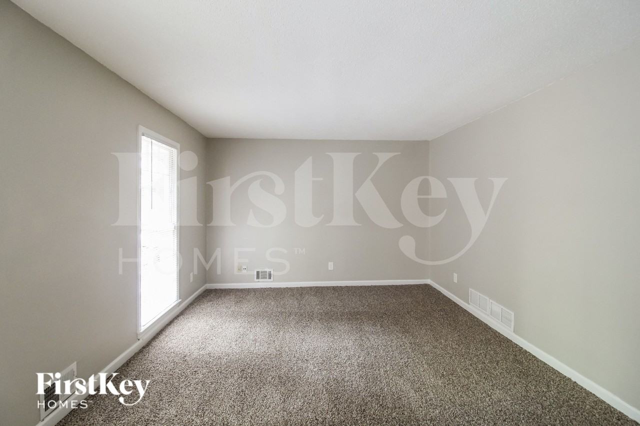 4618 Forest Pl - Photo 2 of 16