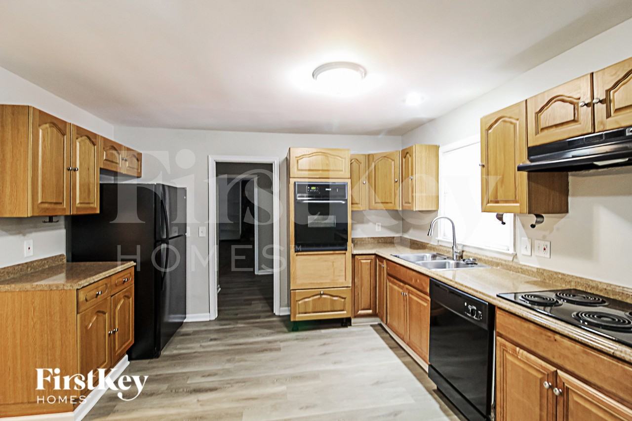 4618 Forest Pl - Photo 4 of 16