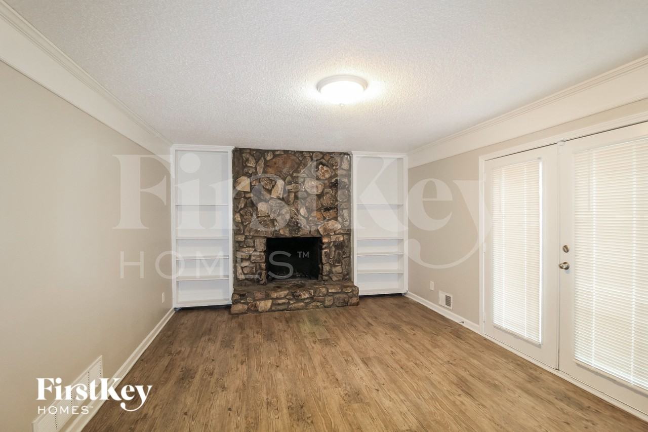 4618 Forest Pl - Photo 5 of 16