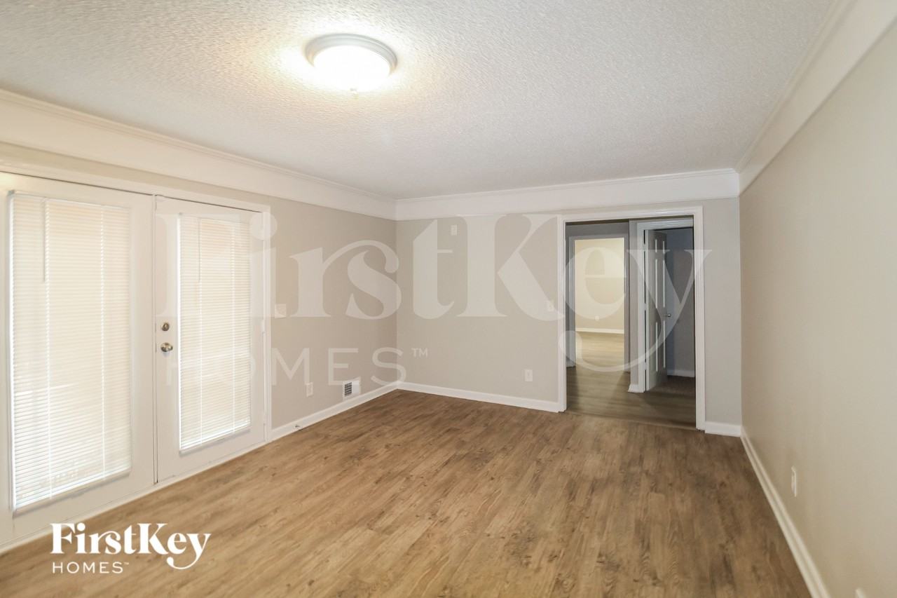 4618 Forest Pl - Photo 6 of 16