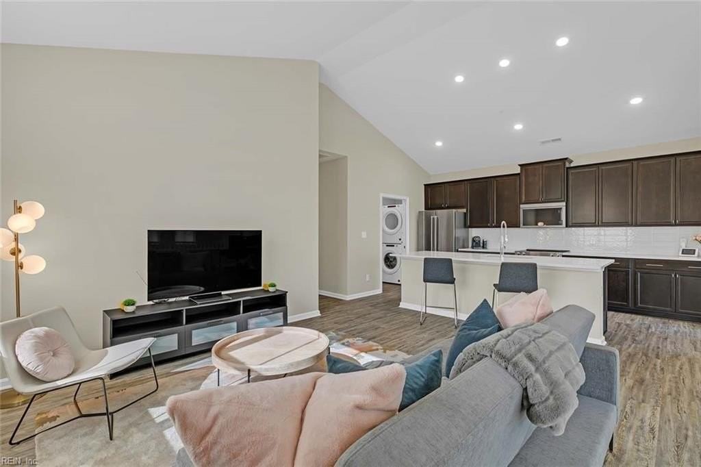 102 Watermark Way - Photo 6 of 30