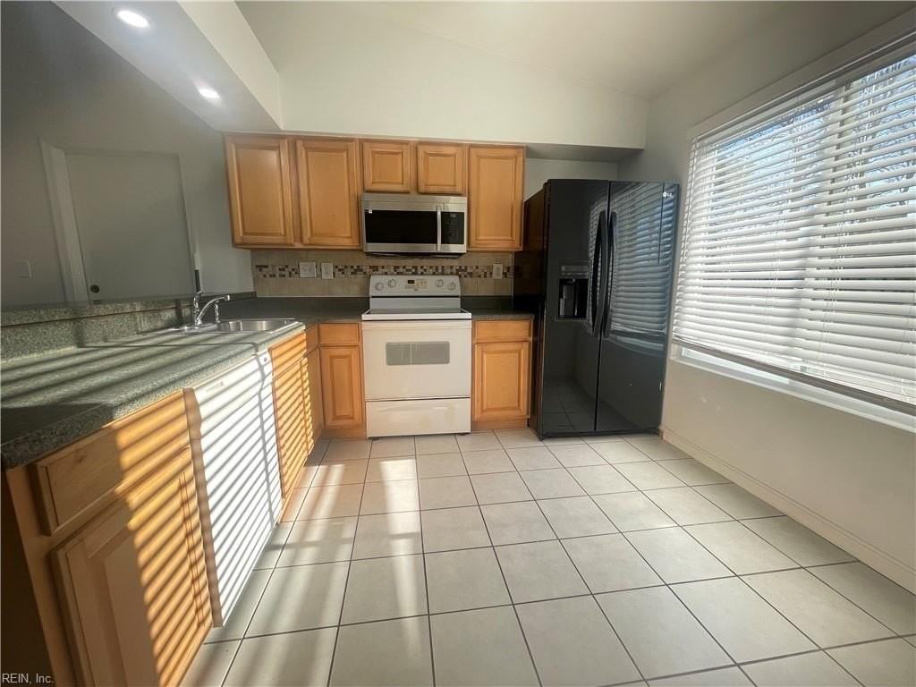 4908 Hillswick Dr - Photo 5 of 18