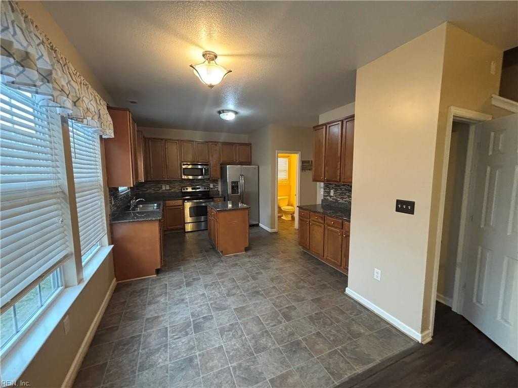 4104 Daggerboard Dr - Photo 4 of 25