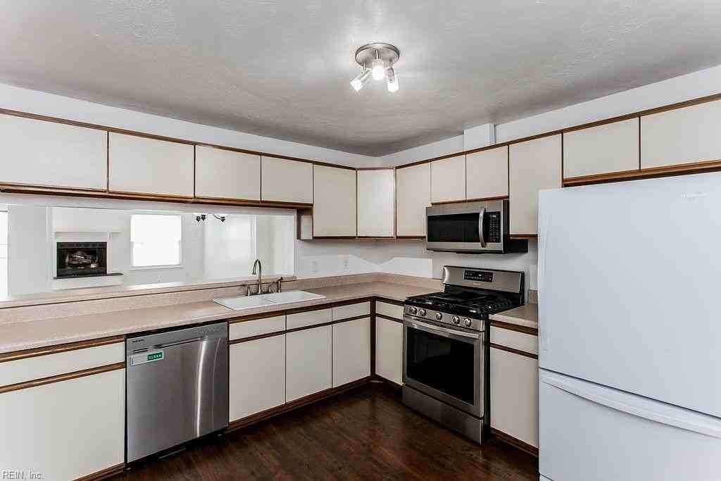 1748 Unicorn Dr - Photo 5 of 50