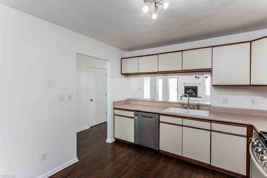 1748 Unicorn Dr - Photo 6 of 50