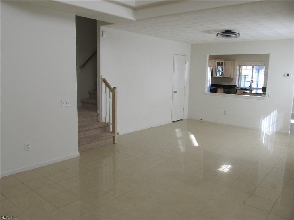 5496 Bulls Bay Dr - Photo 5 of 36