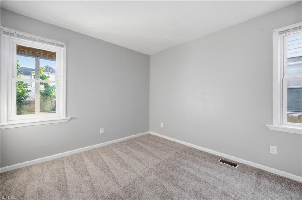 243 W 32nd St #1 - Photo 6 of 29