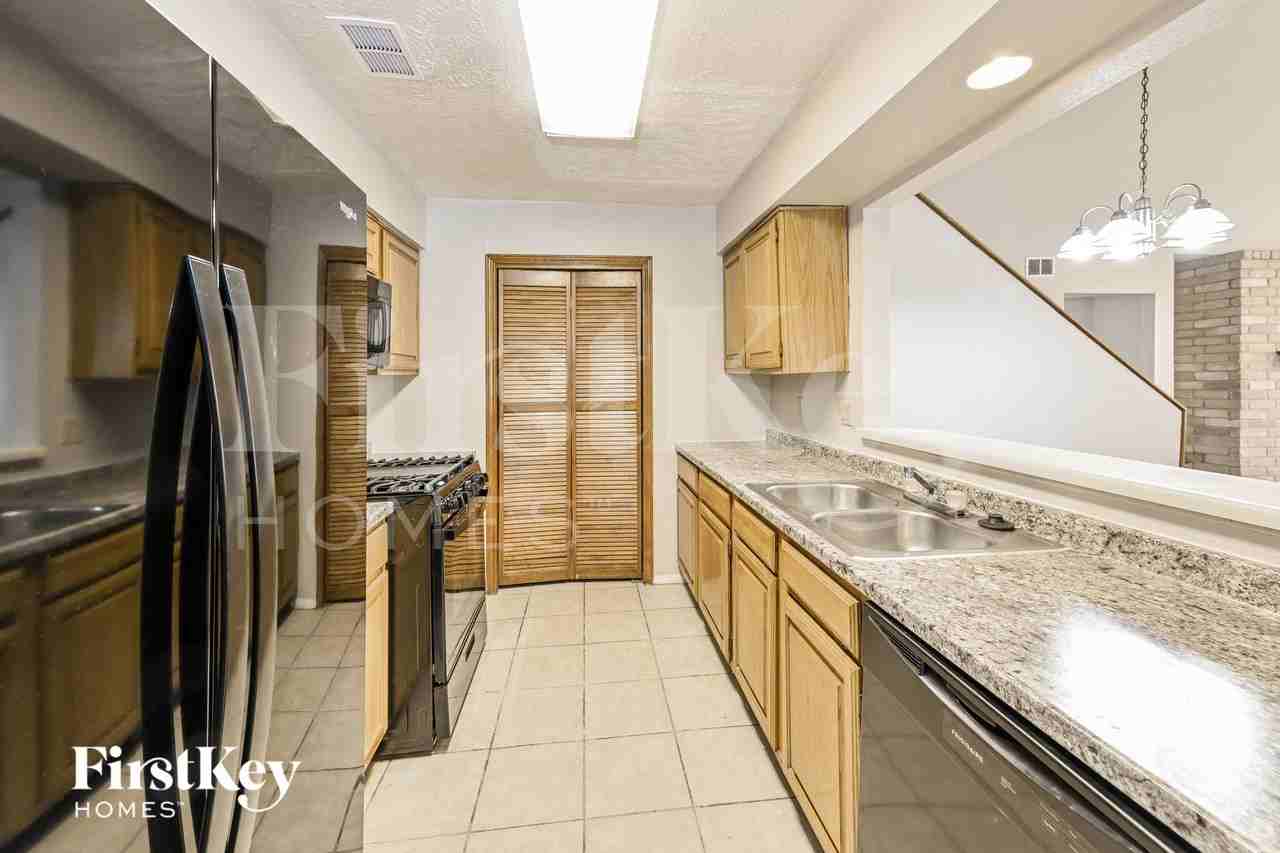 3315 Vega St - Photo 7 of 15