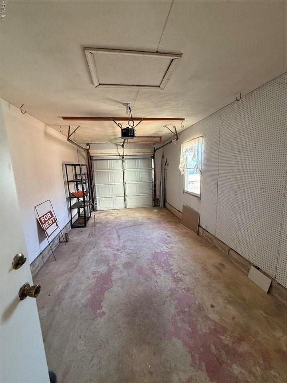 1374 Orillia Rd - Photo 4 of 14