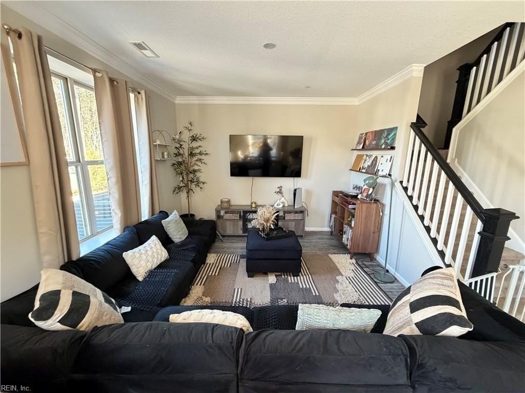 106 Kathy Ann Way W - Photo 3 of 19