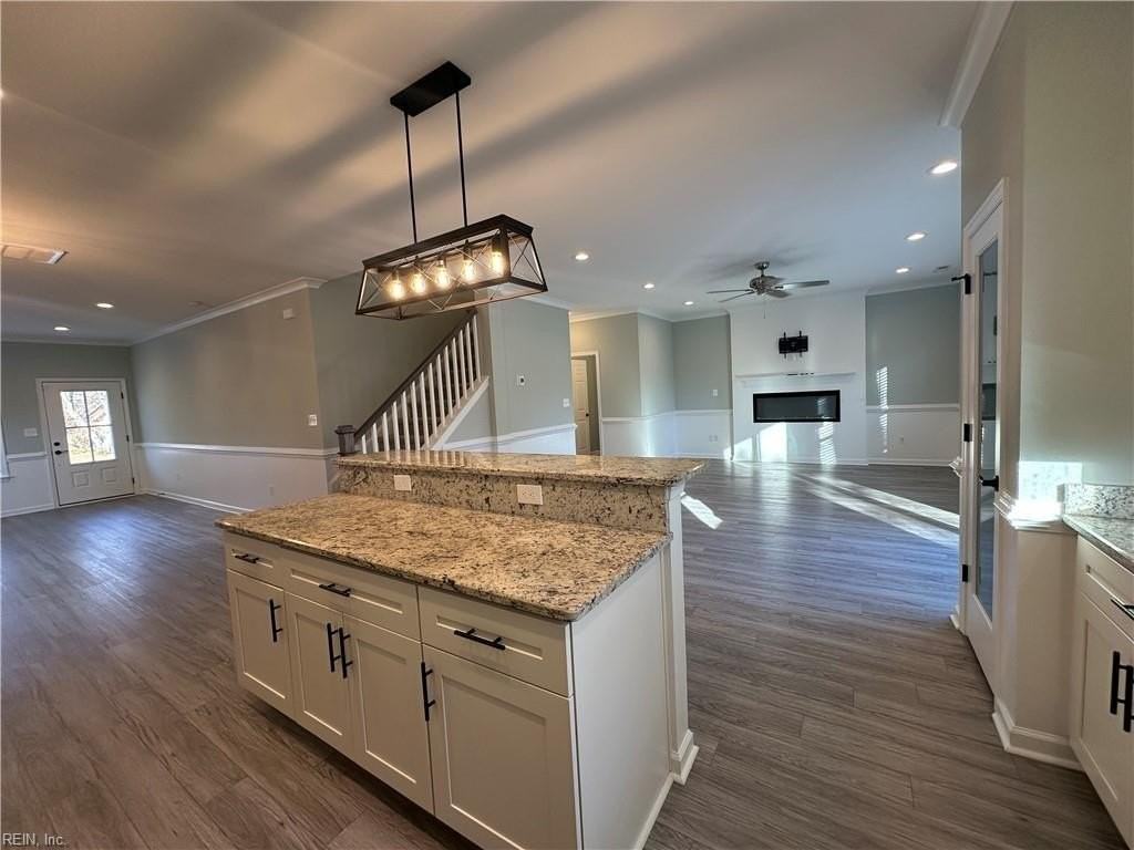 765 Sheppard Ave - Photo 5 of 32