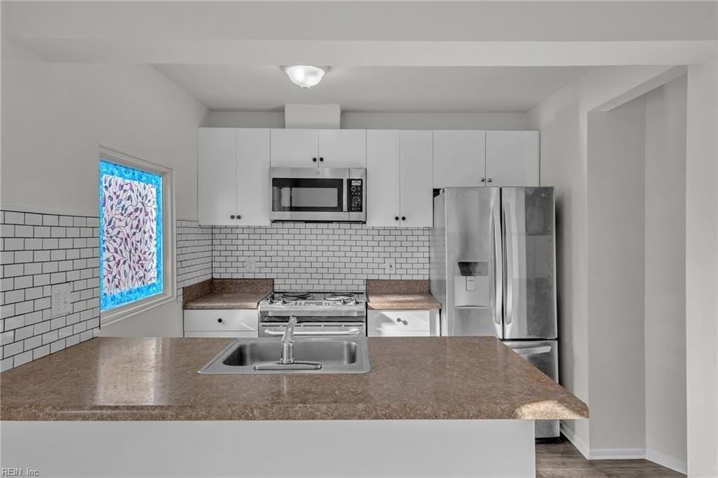 3654 Windmill Dr - Photo 2 of 23