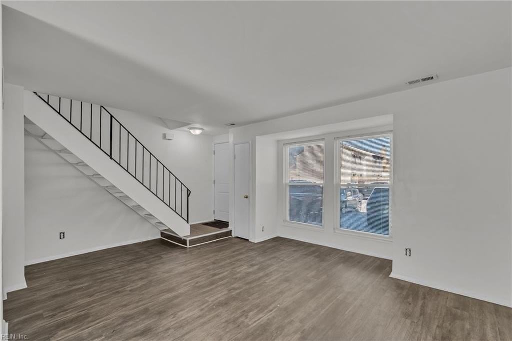 3654 Windmill Dr - Photo 5 of 23