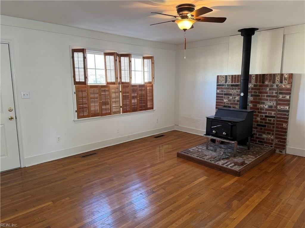 428 Berkshire Ter - Photo 4 of 14