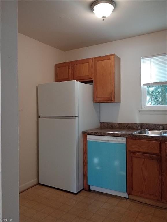 2219 Pine Shore Ct - Photo 4 of 14