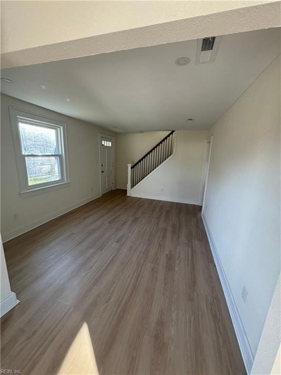 988 Albert Ave - Photo 2 of 18