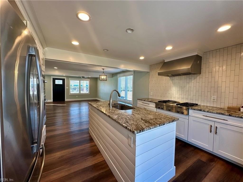 2412 Seaboard Rd - Photo 5 of 19