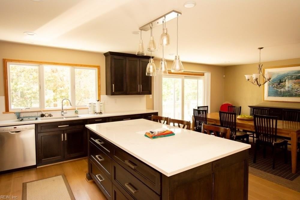 709 Vanderbilt Ave - Photo 2 of 24