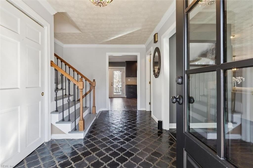 112 Overlook Dr - Photo 6 of 50