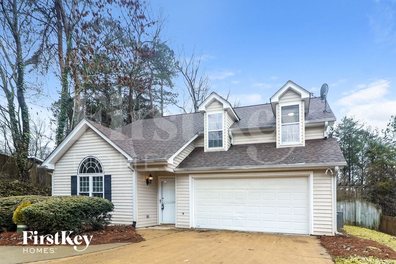 1450 Eaglecreek Trl - Photo 2 of 15