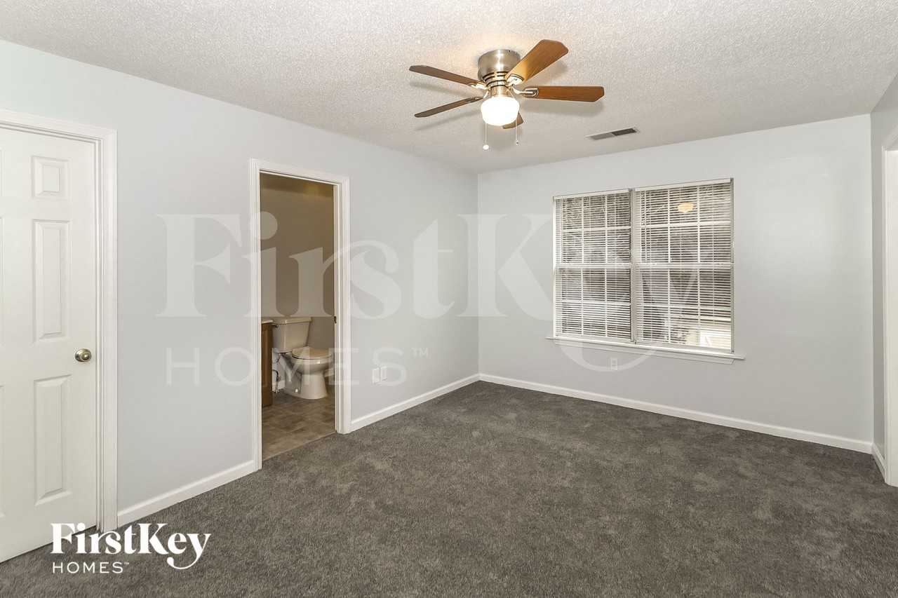 1450 Eaglecreek Trl - Photo 7 of 15