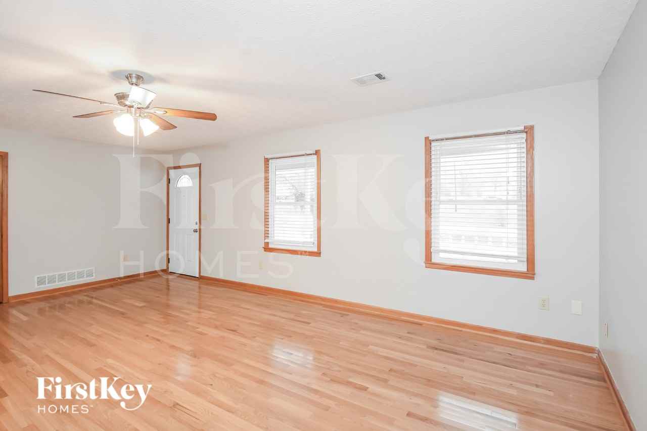 72 Hickory Glen Way - Photo 2 of 19