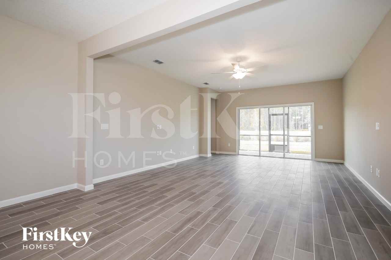 263 Bloomfield Way - Photo 3 of 18