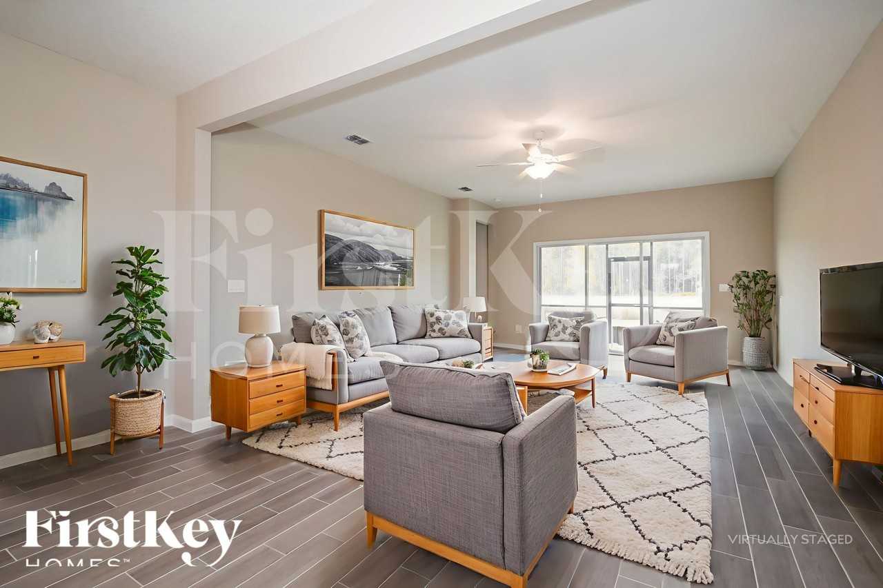 263 Bloomfield Way - Photo 4 of 18