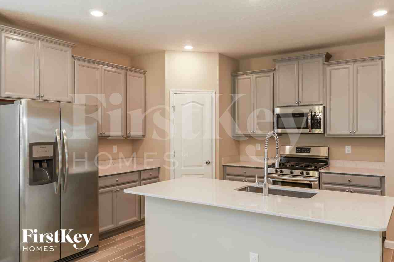 263 Bloomfield Way - Photo 6 of 18