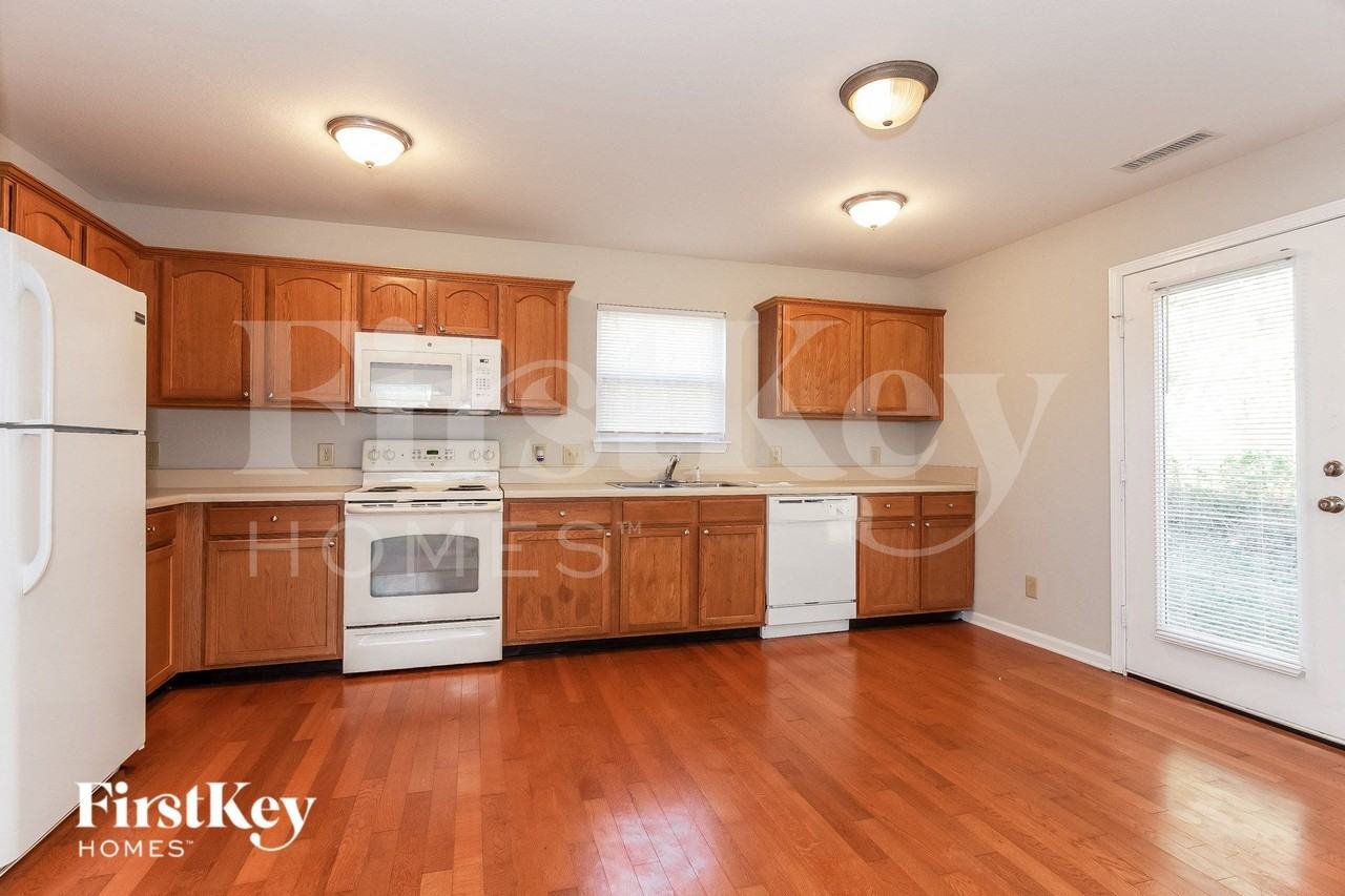 7344 Mitzi Deborah Ln - Photo 6 of 15