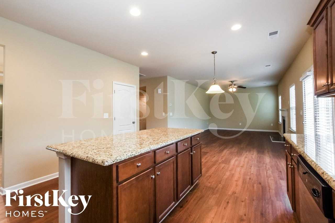 9730 Loughlin Ln - Photo 5 of 15