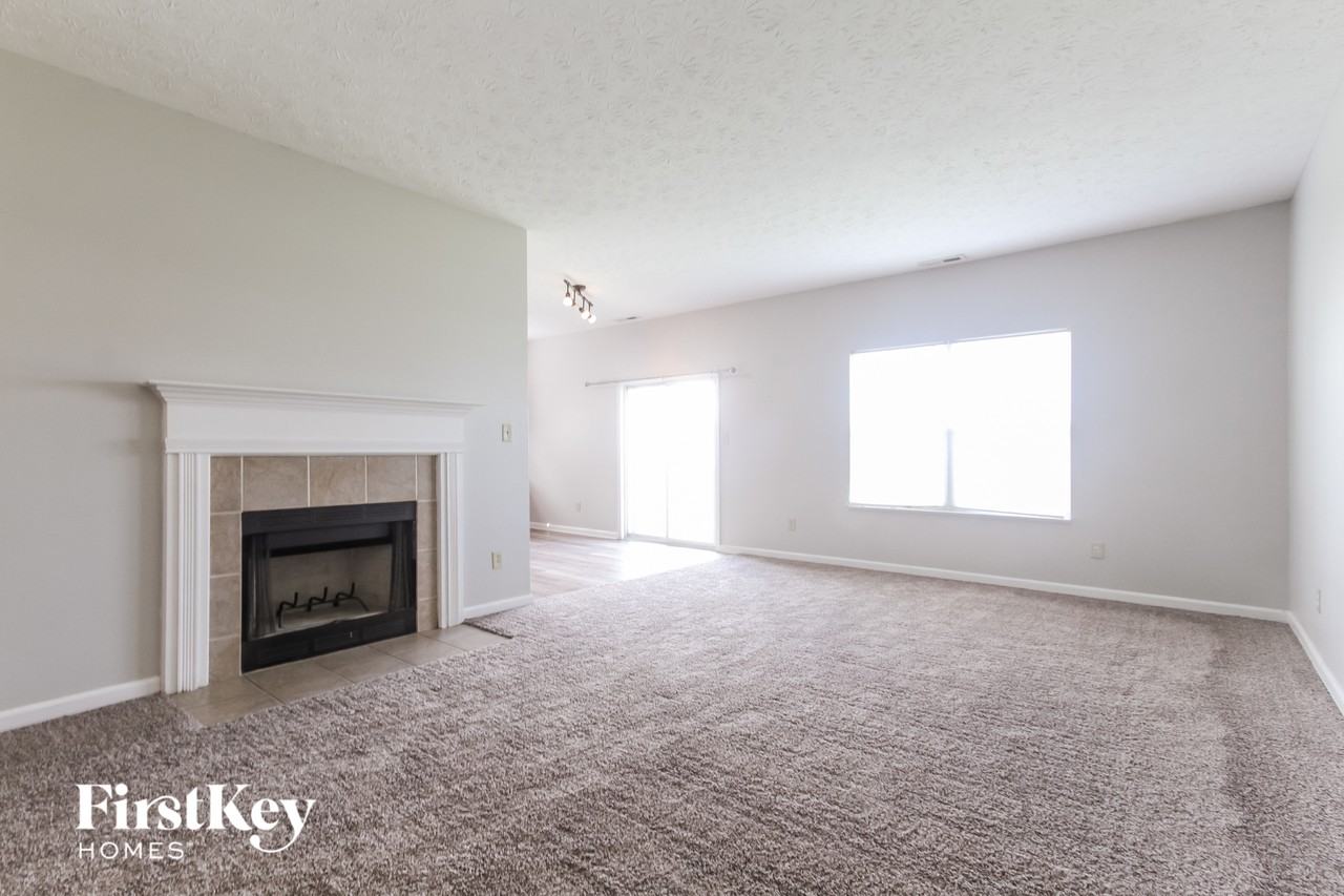 8310 Chesterhill Ln - Photo 2 of 15