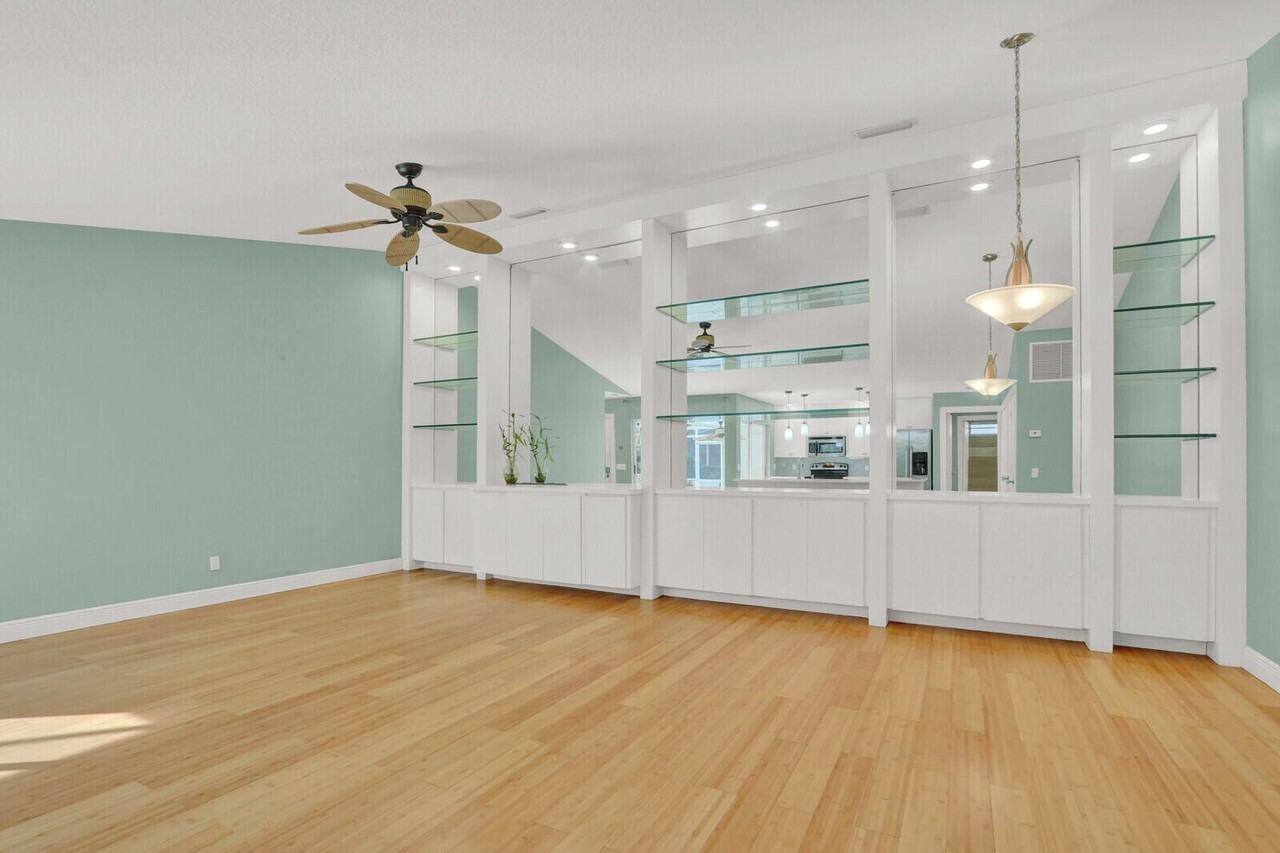 9303 Chapman Oak Ct - Photo 7 of 30