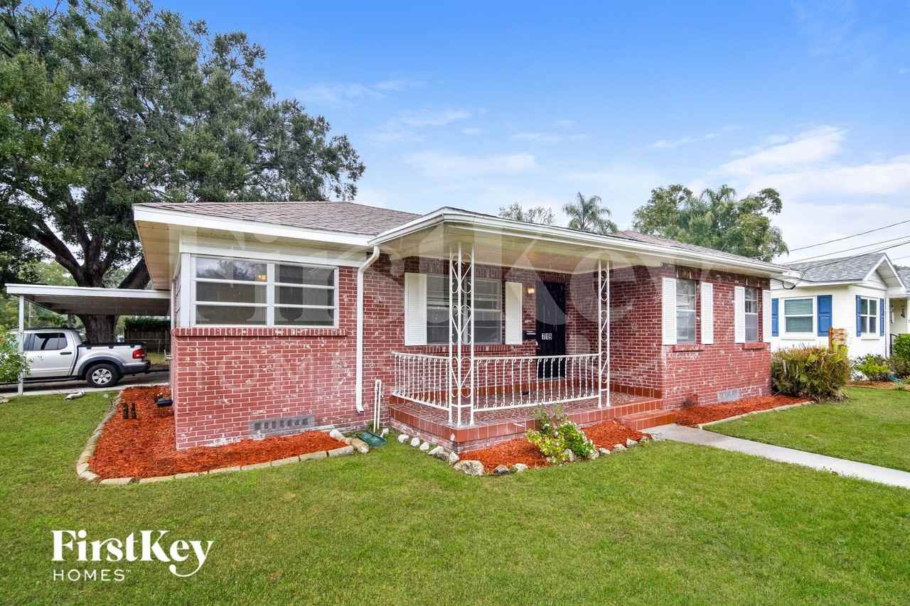 719 W Ohio Ave - Photo 2 of 15