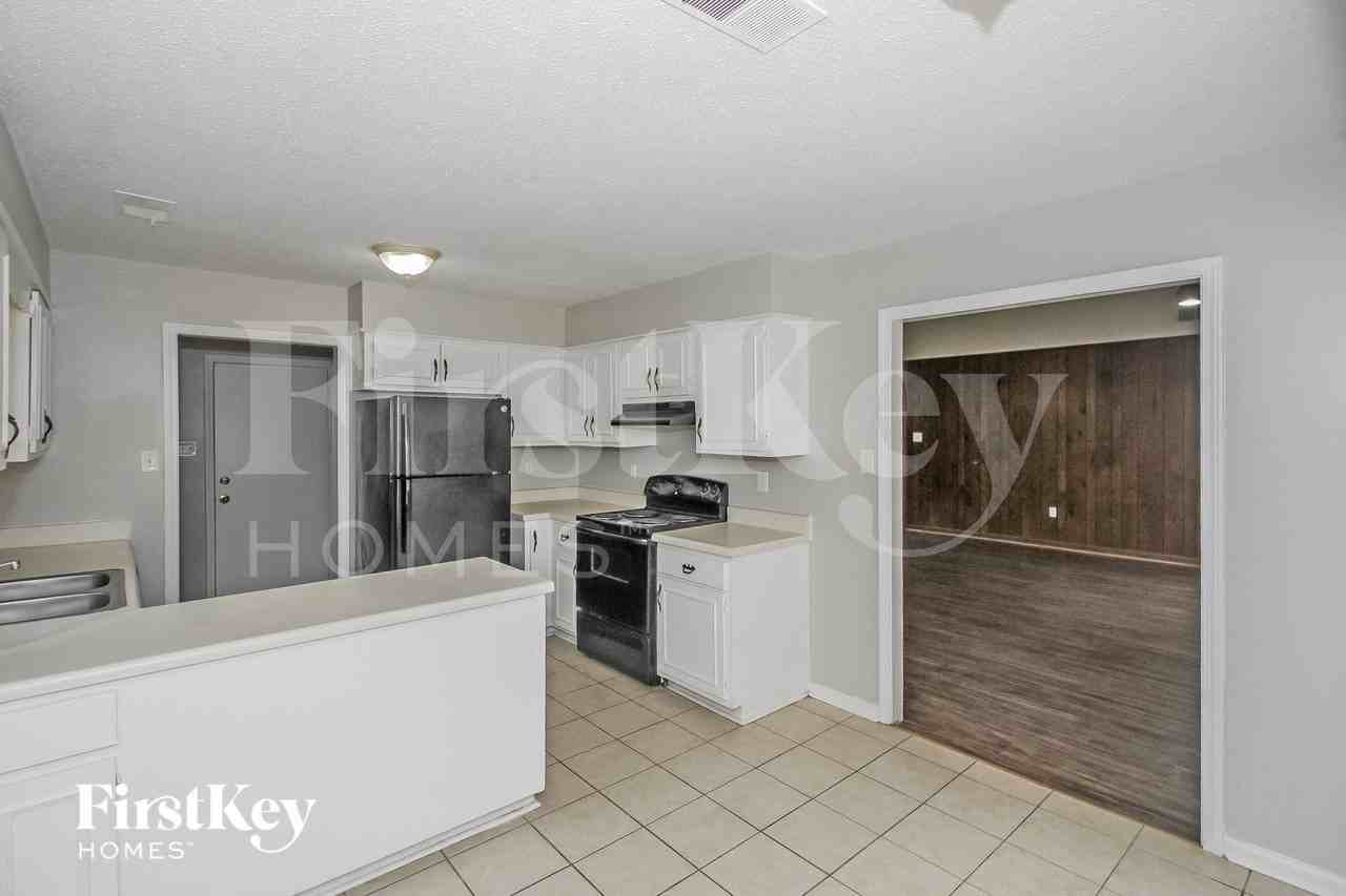 6564 Birch Hollow Dr - Photo 4 of 15