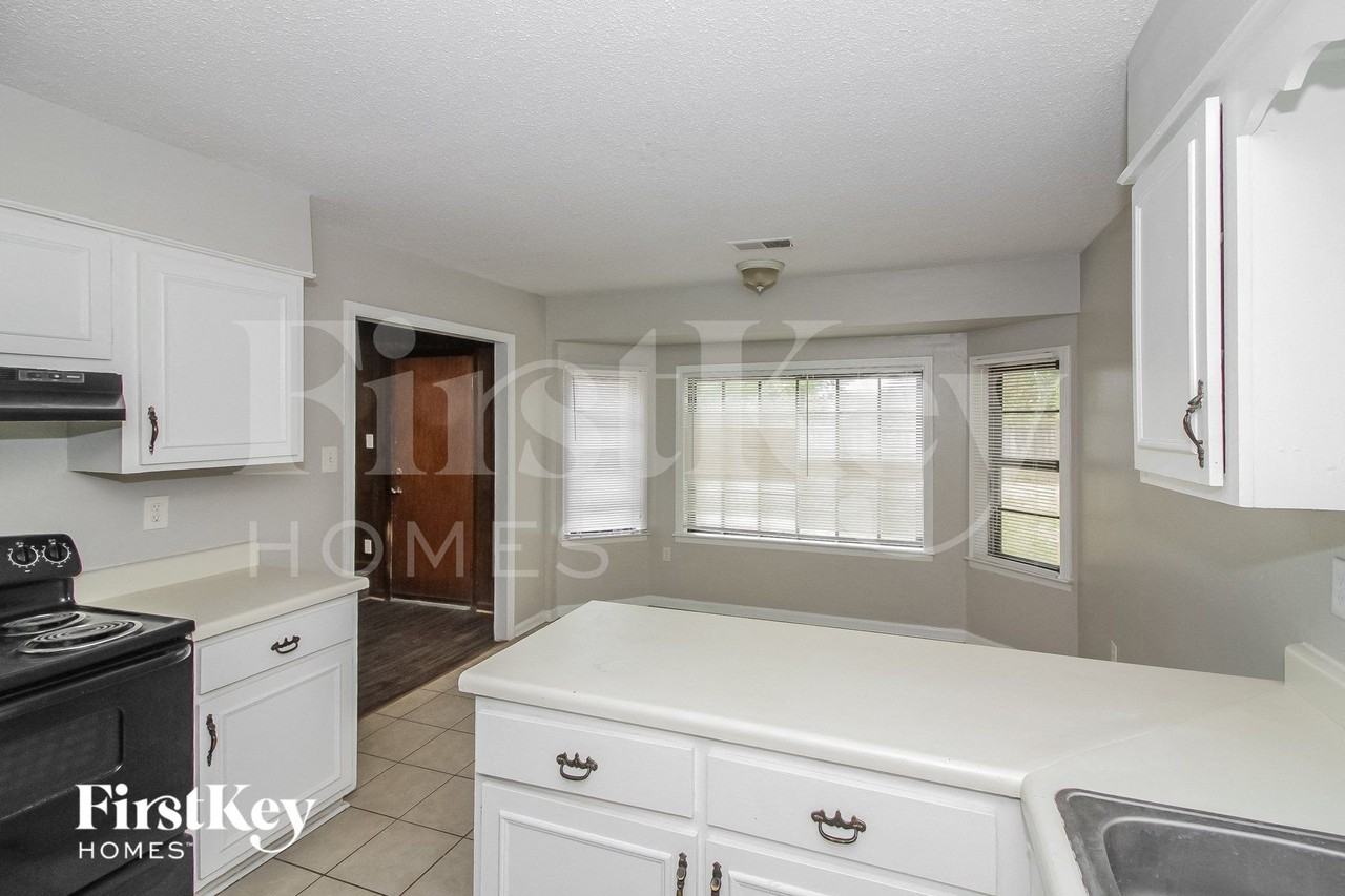 6564 Birch Hollow Dr - Photo 5 of 15