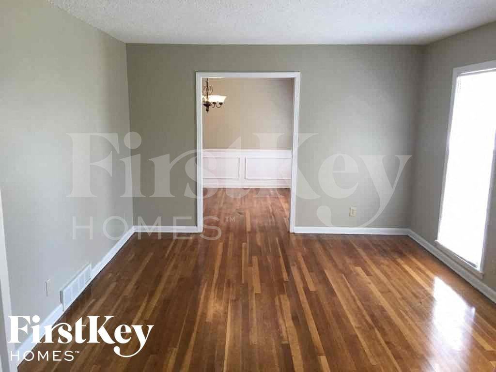 6288 Ashton Rd - Photo 7 of 24