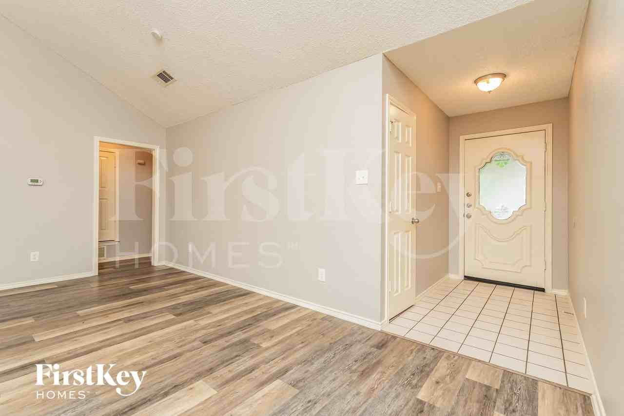 5 Hastings Ct - Photo 2 of 15