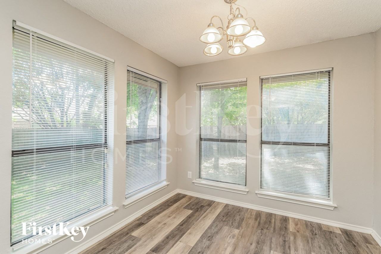 5 Hastings Ct - Photo 6 of 15