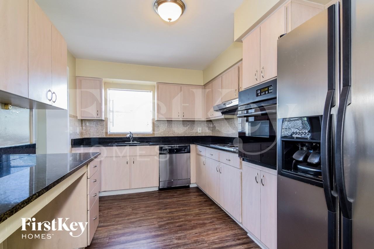 4818 W Bay Villa Ave - Photo 6 of 15