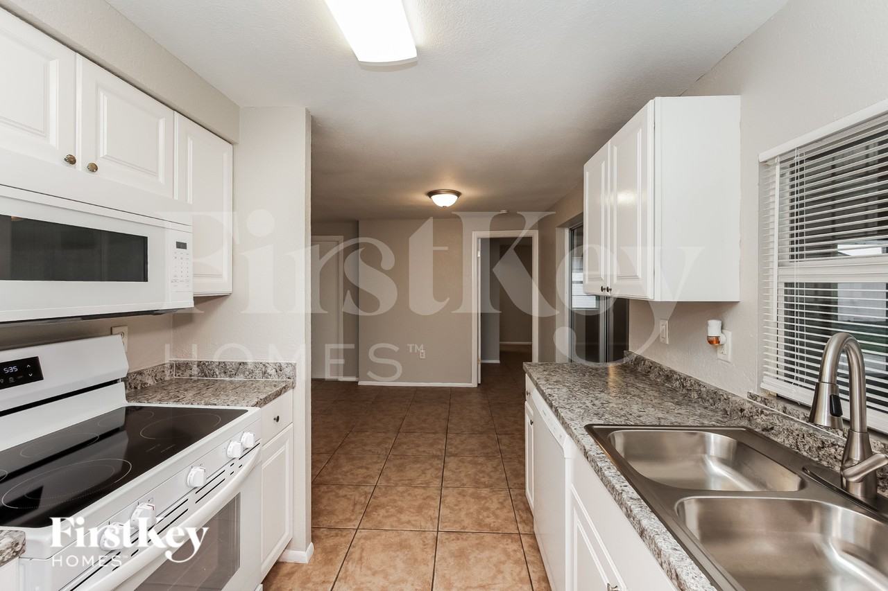 466 Azalea Ave Nw - Photo 7 of 16